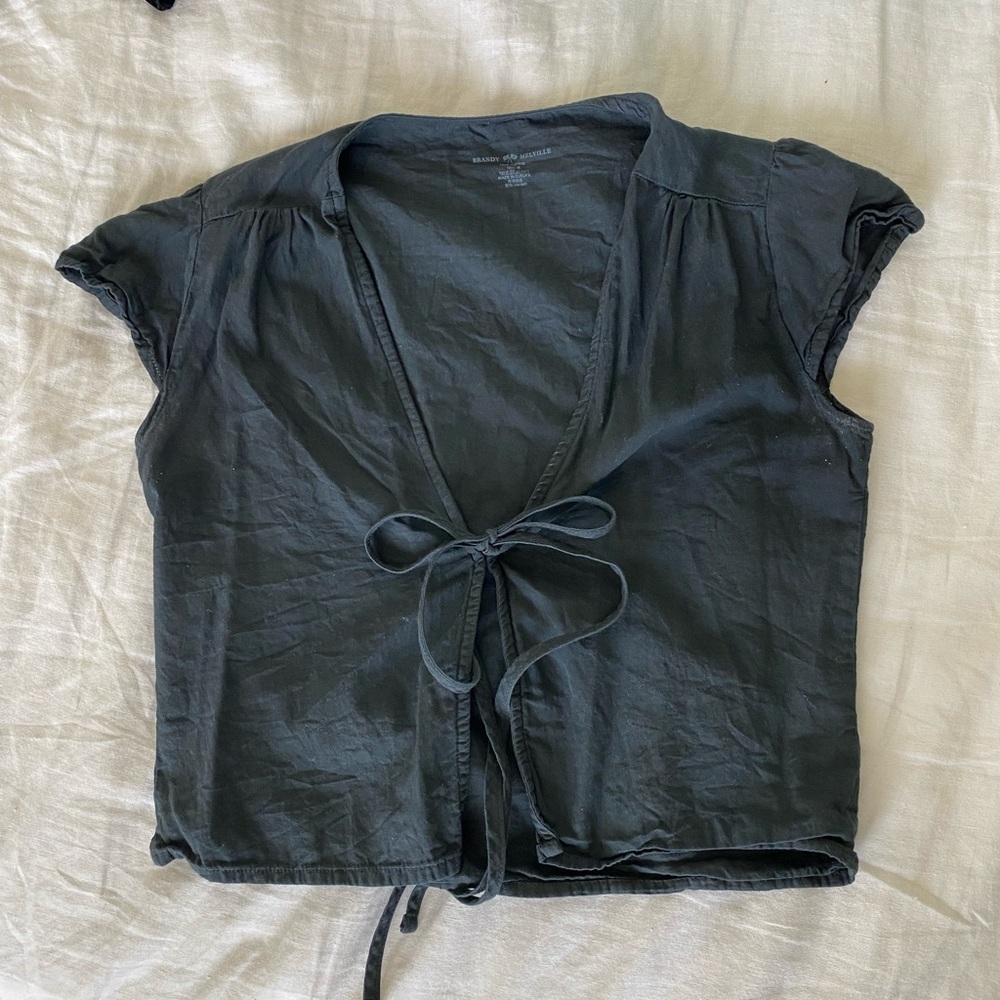 Brandy Melville front-tie black top
